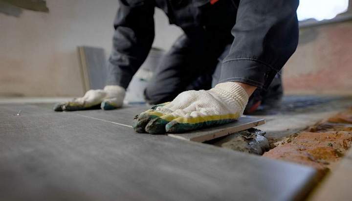 Habillage de vos espaces avec un revêtement durable et élégant.